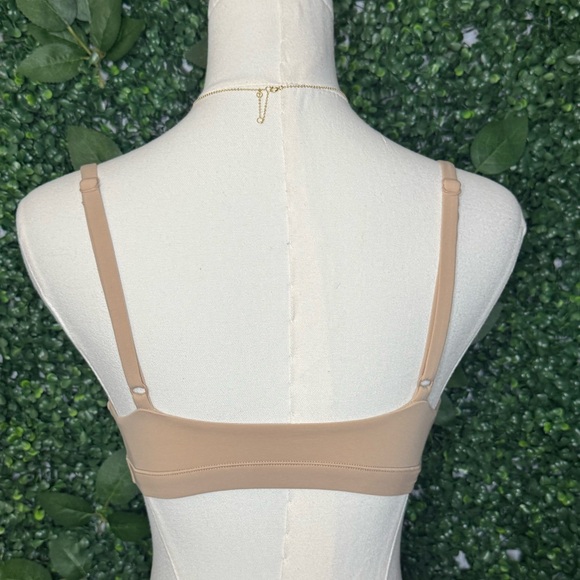 SKIMS Nude Bralettes Set of 2! - Picture 4 of 11